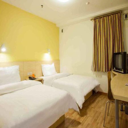 7Days Inn Haikou Hong Kong City Exterior foto